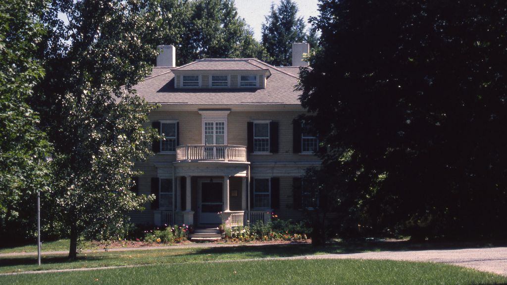 wayland_house_1991_after